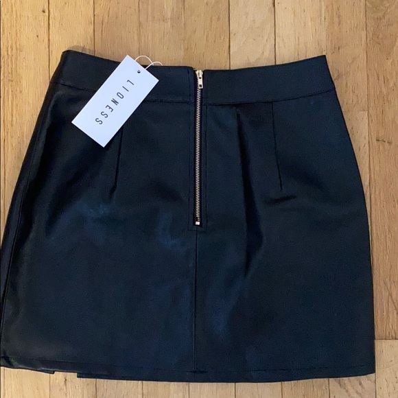 lioness rizzo mini skirt - Picture 4 of 5